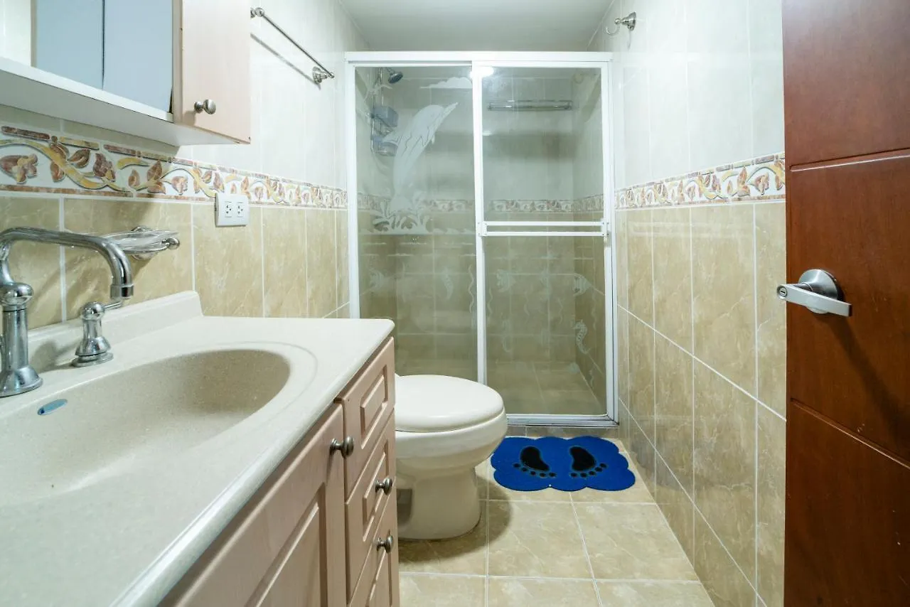 Amplio Apartamento Frente A La Playa El Rodadero Santa Marta  Apartment Santa Marta (Magdalena)
